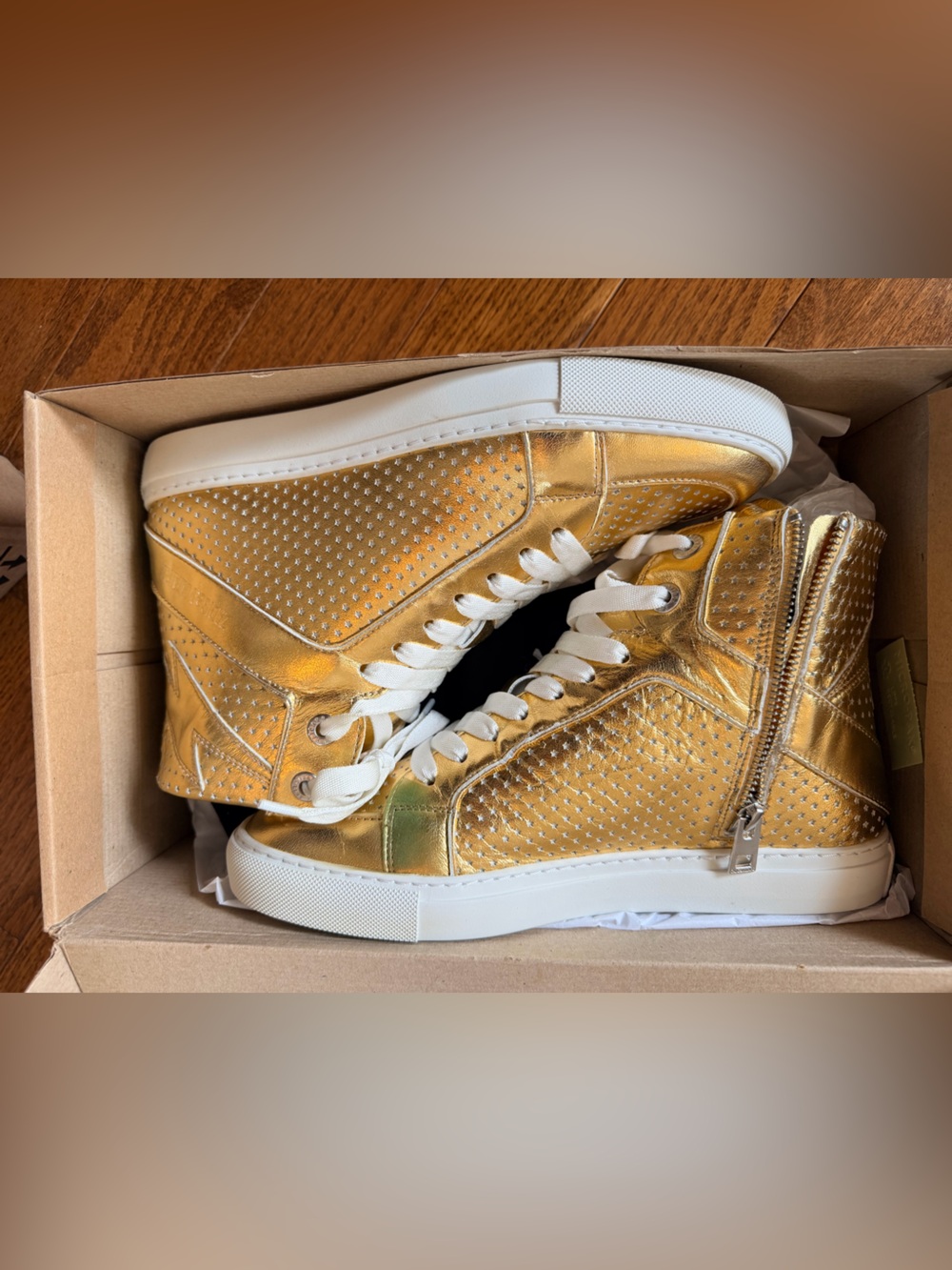 Zadig & Voltaire Gold High-Top Women's Sneakers with small discoloration!!!! ❗️ - Picture 3 of 10